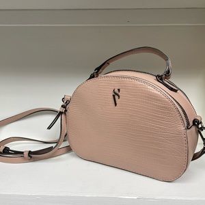 Simply Vera Vera Wang Sintra Crossover body bag